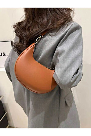 AY DİZAYNLI GÜNLÜK ŞIK TASARIMLI KADIN KOLTUK ALTI BAGET ÇANTA