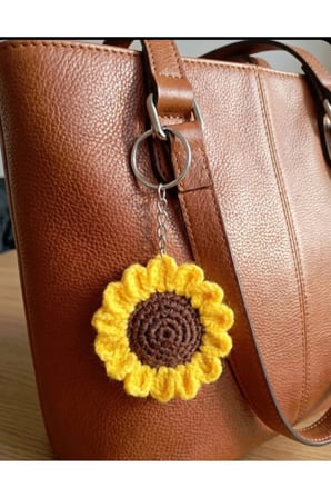 El Örgüsü Amigurumi Ayçiçeği Anahtarlık – Hediye ve Çanta Süsü Aksesuarı | El Yapımı