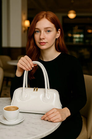 Pera Lüks Parlak Deri Omuz Çantası – Trend & Şık Tasarım