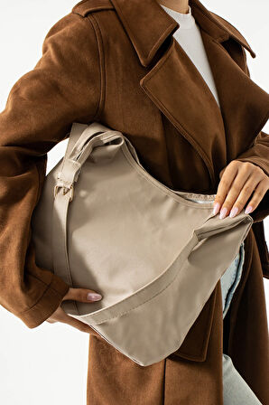 Kadın omuz çantası mıknatıs kapamalı büyük omuz çantası