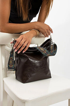 Kadın günlük hayatta kullandığımız en rahat çanta salaş yumuşak deri kolon askılı