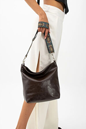 Kadın günlük hayatta kullandığımız en rahat çanta salaş yumuşak deri kolon askılı