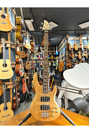 B04-N 4 Telli Bass Gitar
