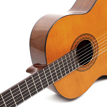Yamaha C40 Klasik Gitar (Kılıf Ve Pena Hediyeli)