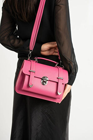 Vegan Deri Ayarlanabilir Uzun Askılı Kilitli Kadın Çantası Omuz Çantası