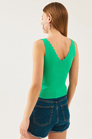 Kadın Yeşil Kolsuz Kalın Askılı Merdiven Yaka Yazlık Atlet Triko Bluz