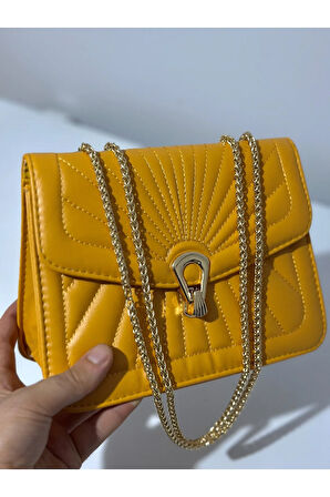 Tavuz nakış işlemeli 2 gözlü çapraz kilitli çanta