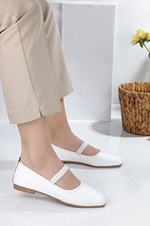 Beyaz Kare Burunlu Balerin Kadın Babet