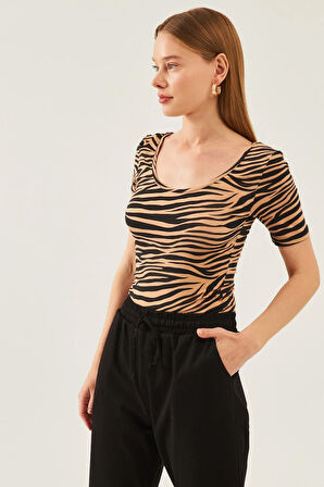 Kadın Kahverengi Zebra Desen U Yaka Kısa Kol Viskon Bluz