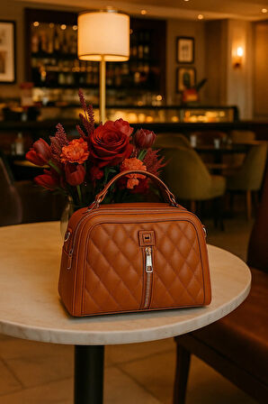 Lüks Kapitone Deri Omuz Çantası – Metal Detaylı Şık Model