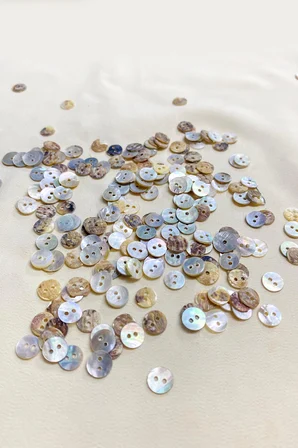 12 Boy 8 mm Çift Delikli Düğme (20 Adet)