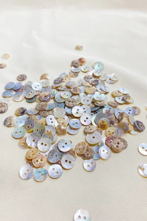 12 Boy 8 mm Çift Delikli Düğme (20 Adet)