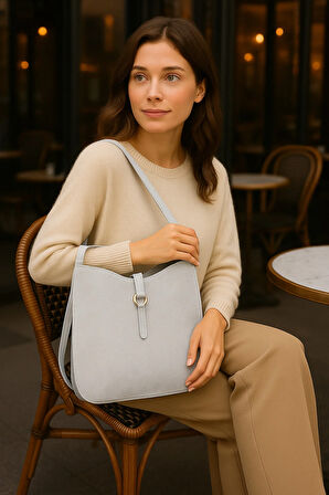 Lüks Süet Omuz Çantası + Uyumlu Makyaj Çantası – Şıklık ve Düzen Bir Arada