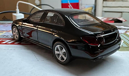 Oyuncak Metal Model Araba 1/36 Çek Bırak Mercedes Benz E Class Siyah