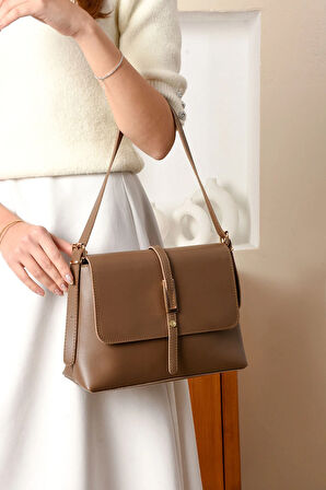 Kadın Şık Tasarımlı Çapraz Askılı Kaliteli Çanta