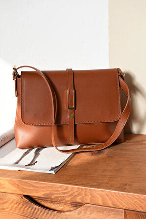 Kadın Şık Tasarımlı Çapraz Askılı Kaliteli Çanta