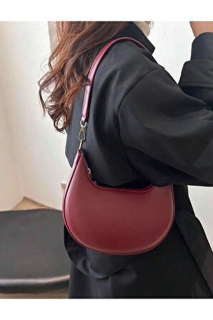 AY DİZAYNLI GÜNLÜK ŞIK TASARIMLI KADIN KOLTUK ALTI BAGET ÇANTA