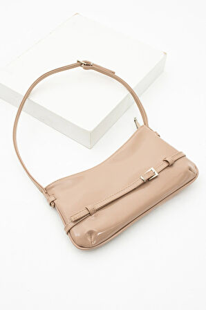 Kemer Detaylı Rugan Retro Çanta