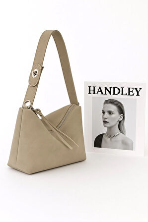 Süet Deri Detaylı Elit Omuz Çantası – Şık ve Modern Tasarım