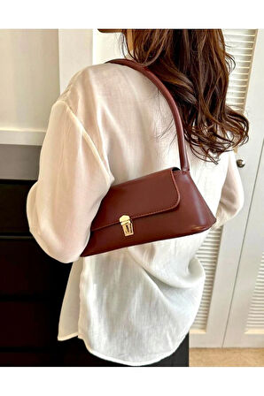 Moi Lena Omuz Çantası Kilit Detaylı Şişe Çanta