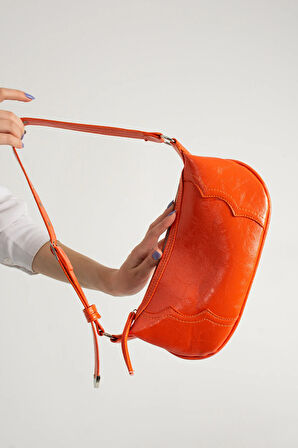 Omuz çantası  baget zımbalı çanta