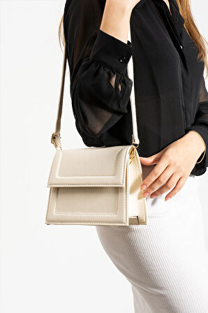 Kadın Çapraz Asmalı Ve  Elden Tutmalı Çanta