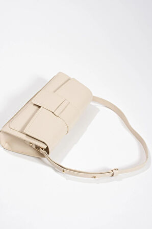 Kadın Kapaklı Dikdörtgen Çanta