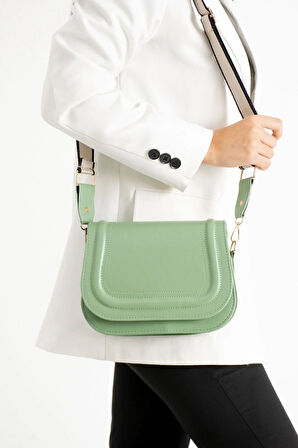 Kanvas Askılı Kapaklı Çanta