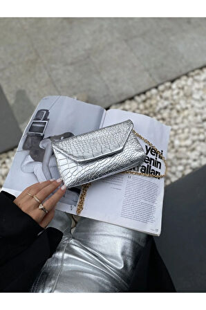 Kadın Gümüş Croco Desen Zincirli Çanta