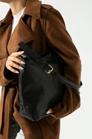 Kadın omuz çantası mıknatıs kapamalı büyük omuz çantası