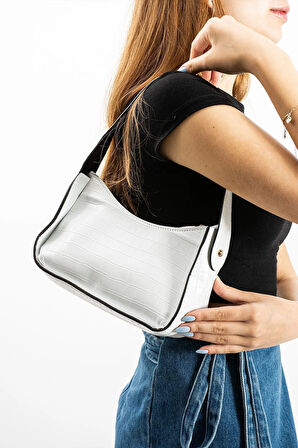 Kadın Kroko Desenli Baget Çanta