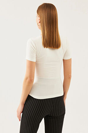 Kadın Beyaz Kare Yaka Kısa Kol Viskon Bluz