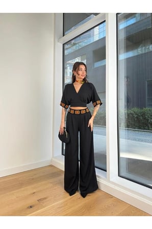 Kadın Ekru Etnik Desenli Keten V Yaka Crop Bluz Pantolon Takım Tl-100045632