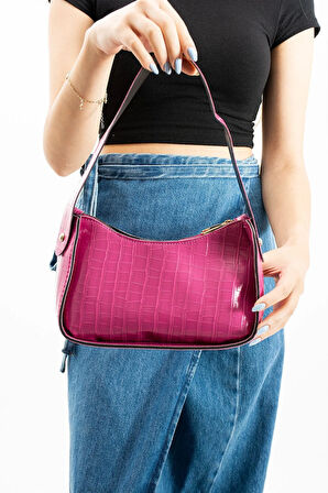 Kadın Kroko Desenli Baget Çanta