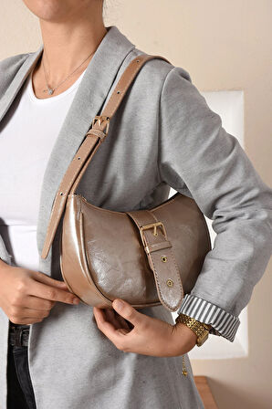 Yeni Sezon Parlak Suni Deri Viral Ince Tasarım Ayarlanabilir Askılı Kadın Omuz Çantası