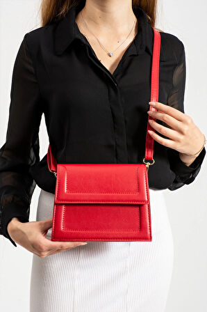 Kadın Çapraz Asmalı Ve  Elden Tutmalı Çanta