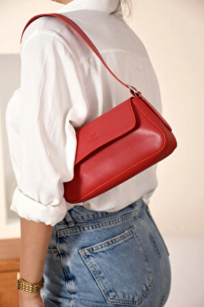 Kadın Sade Tasarımlı Şık Baget Çanta