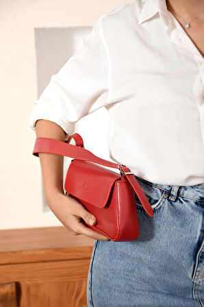 Kadın Sade Tasarımlı Şık Baget Çanta