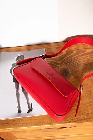 Kadın Sade Tasarımlı Şık Baget Çanta