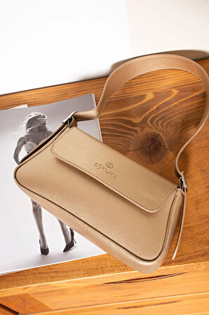 Kadın Sade Tasarımlı Şık Baget Çanta