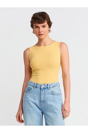20868 Kayık Yaka Kolsuz Top-Saks