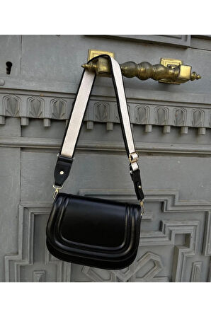 Kanvas askılı kapaklı çanta