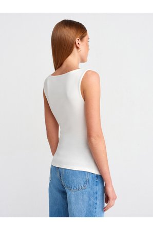 31589 Büzgülü Kayık Yaka Top-Taş