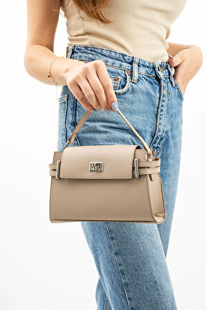 Kilit Detaylı Çapraz Askılı Çanta