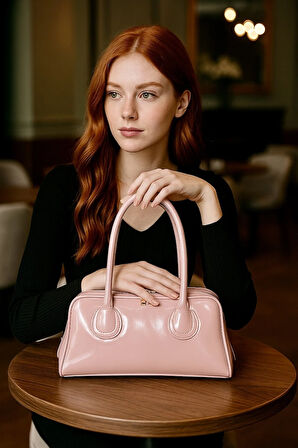 Pera Lüks Parlak Deri Omuz Çantası – Trend & Şık Tasarım