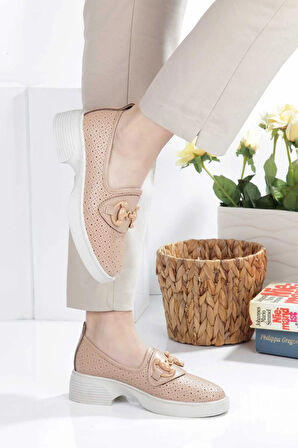 Toka Detaylı Delikli Kadın Loafer Ayakkabı