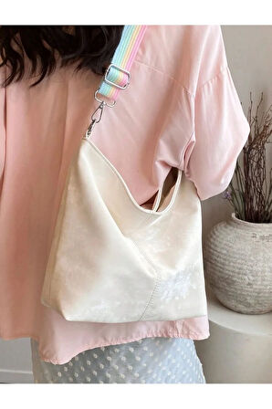 Kadın günlük hayatta kullandığımız en rahat çanta salaş yumuşak deri kolon askılı