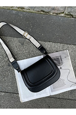 Kadın Siyah Kalın Çapraz Askılı Çanta