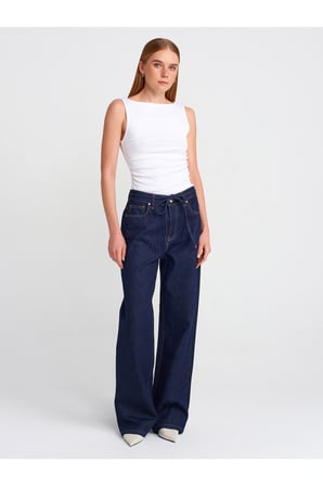 Dilvin 31589 Büzgülü Kayık Yaka Top Beyaz Bluz - 101A31589