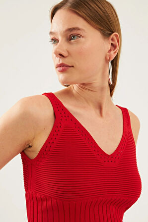 Kadın Kırmızı Kolsuz Askılı Bel ve Yaka Detaylı Yazlık Atlet Triko Bluz